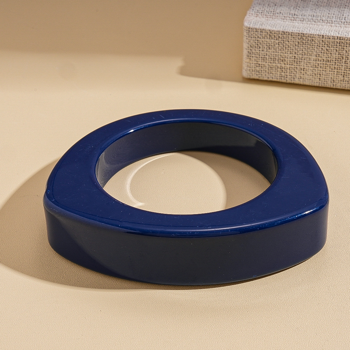 Resin Geometric Round Bracelet, picture 3 of 6