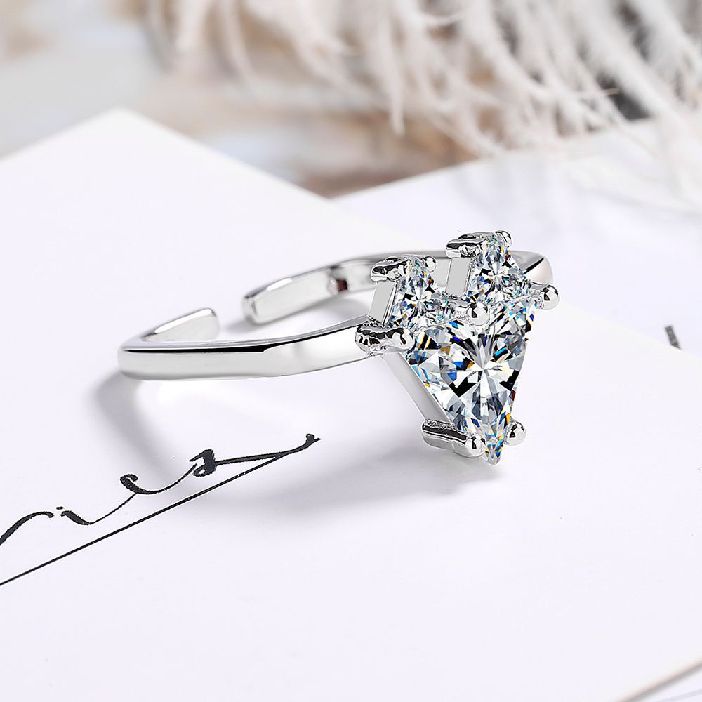 Fine Inlaid Elegant Heart Square Ring