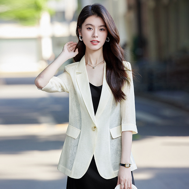 https://cf.cjdropshipping.com/quick/product/cfaee956-0ce9-45d1-a92e-c463e4c48e24.jpg