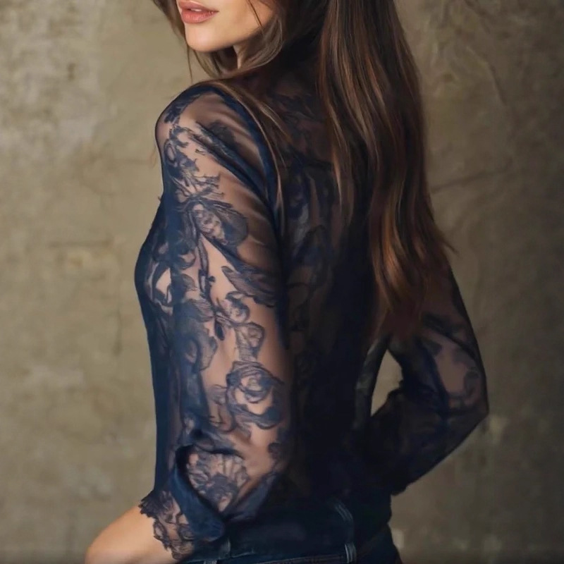 Stylish And Minimalist Long Sleeve Top For Women