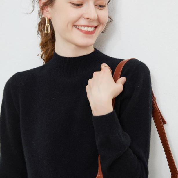 Half-high-neck Solid-color Loose-fit Pullover Knit Sweater