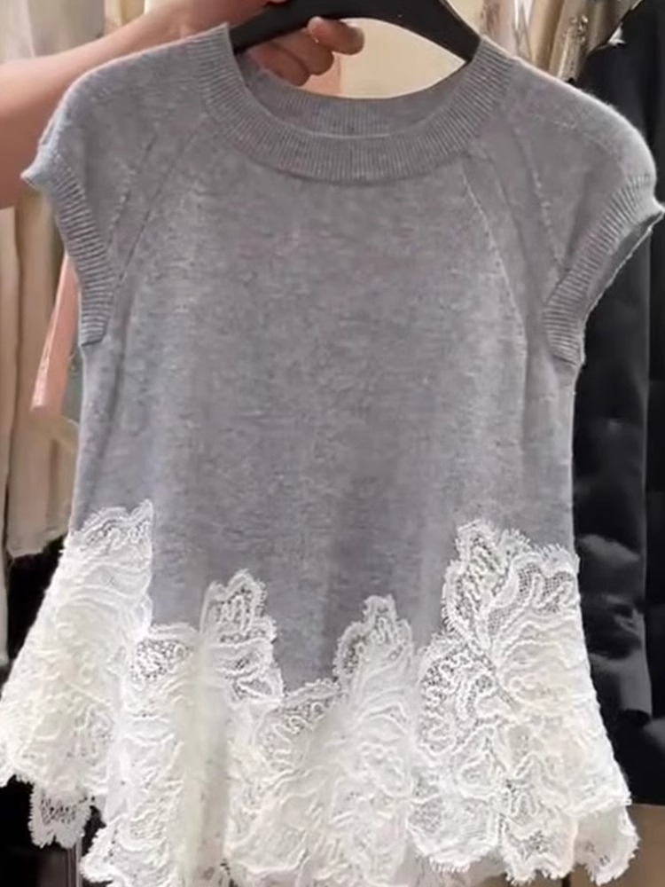 Contrast-color Lace-trimmed Hem Drop-shoulder Knit Top 20 d010b84a 8582 40cb bf70 e05030e2d2e5