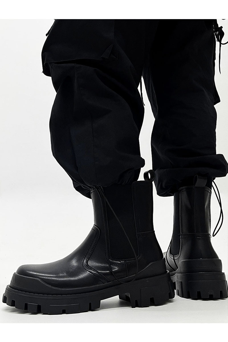 Title 1, Britische schwarze Premium-Stiefel. Robuste und...