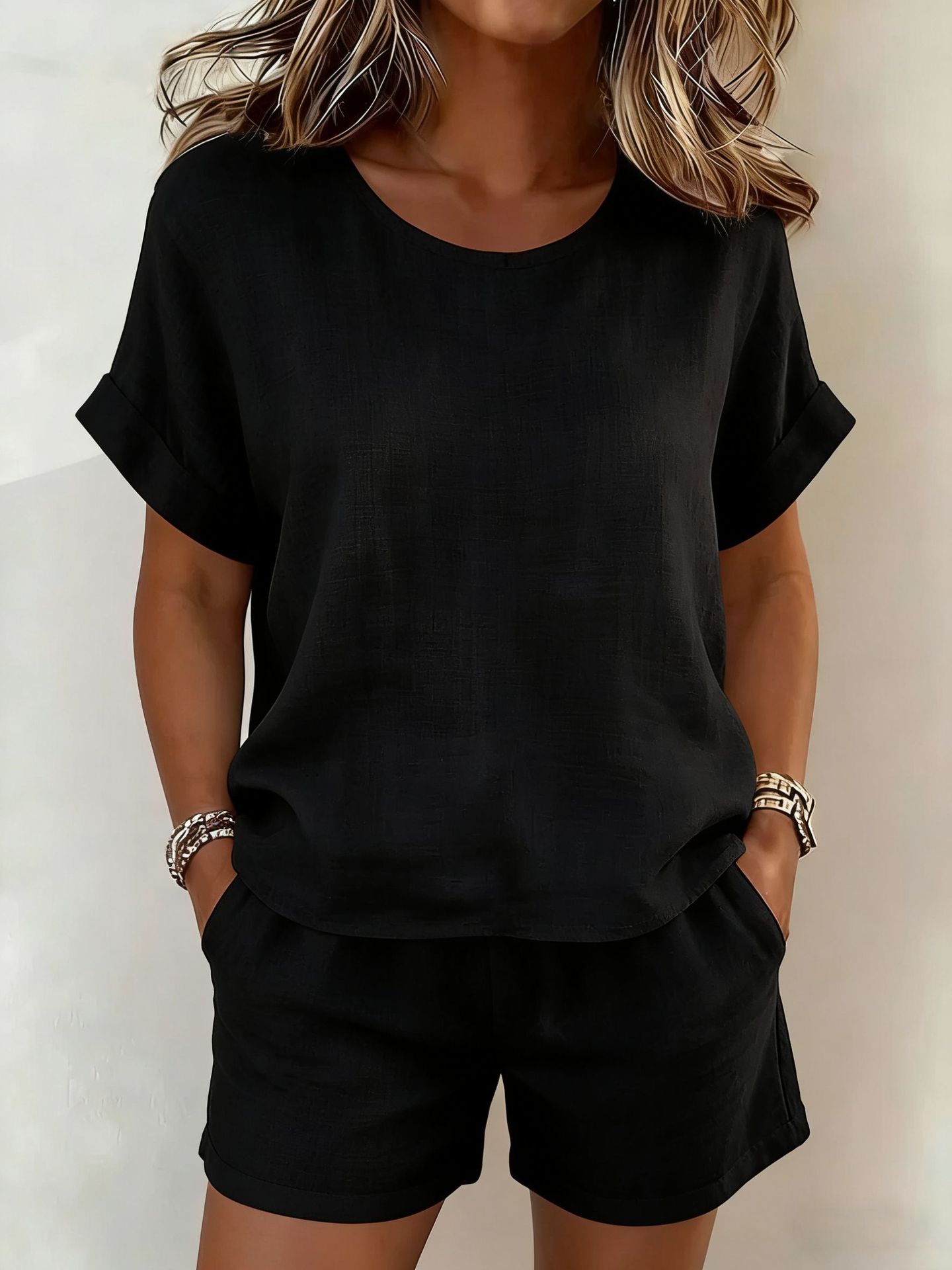 Solid-Color T-Shirt & Shorts Set in Black – sleek casual Korean style