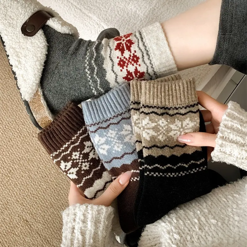 Womens Fashionable Retro Wool Striped Socks