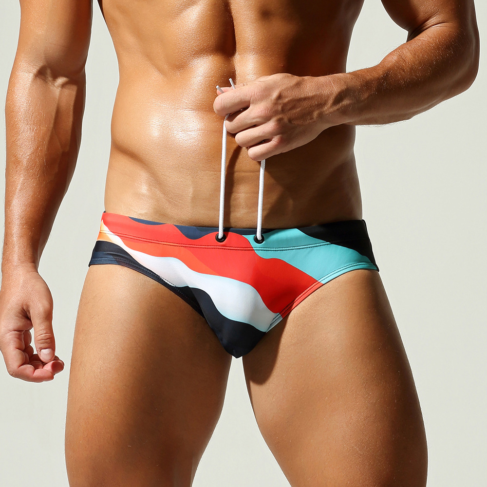 New Stylish Mens Beach Swim Trunks With A Rainbow-striped Design