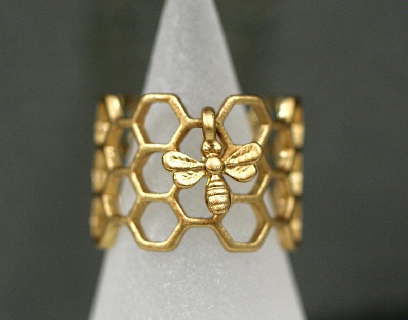 Personalized Creative Honeycomb Bee Hollow-Out Ring