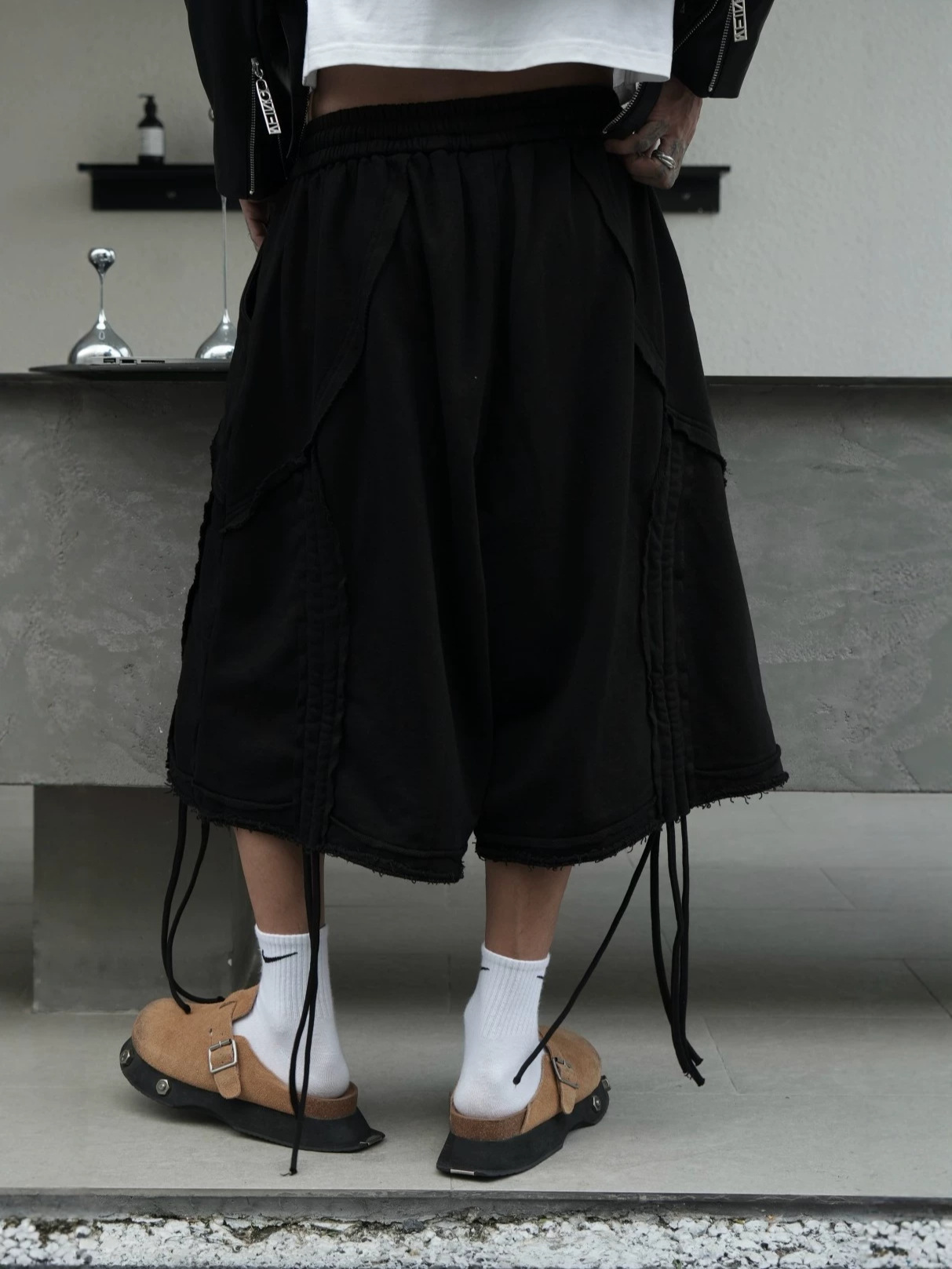 Heavy-weight Washed Loopback Casual Work Shorts With Raw Edges And Loose Wide Legs