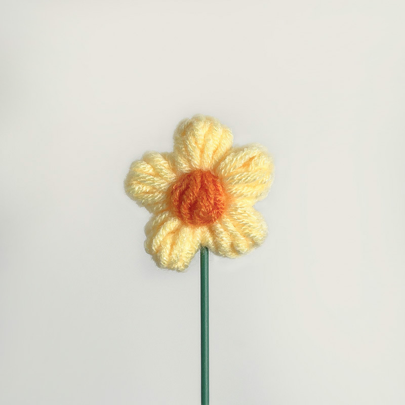 Hand-knitted Finished Yarn Bouquet Of Knitted Artificial Flowers 4