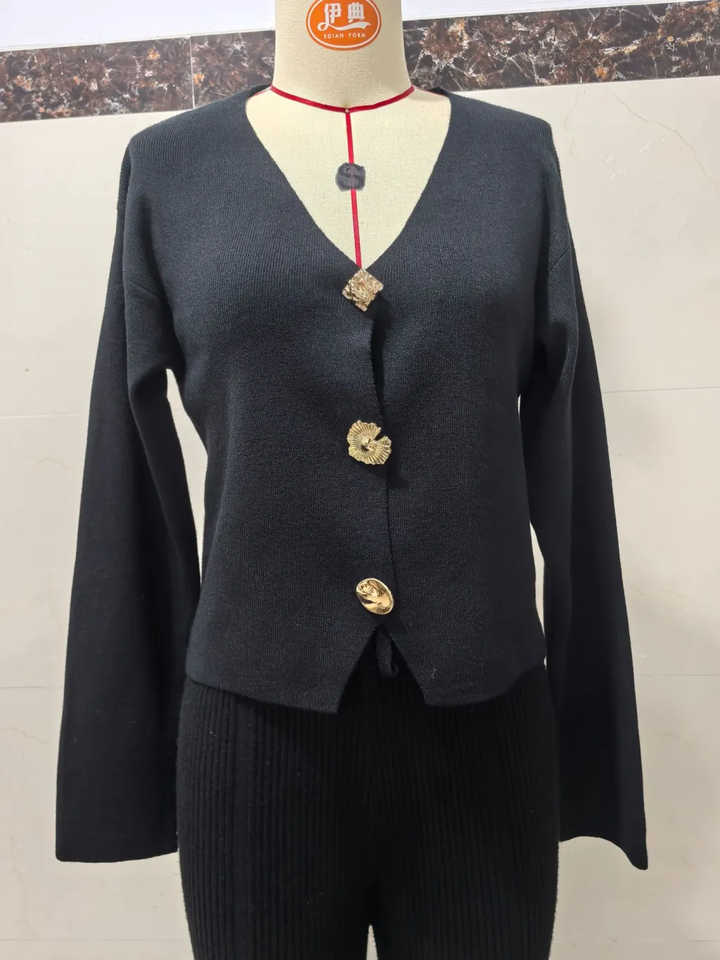 High-end Short Knitted Cardigan Slim Slimming Metal Buckle Sweater For Women - Black