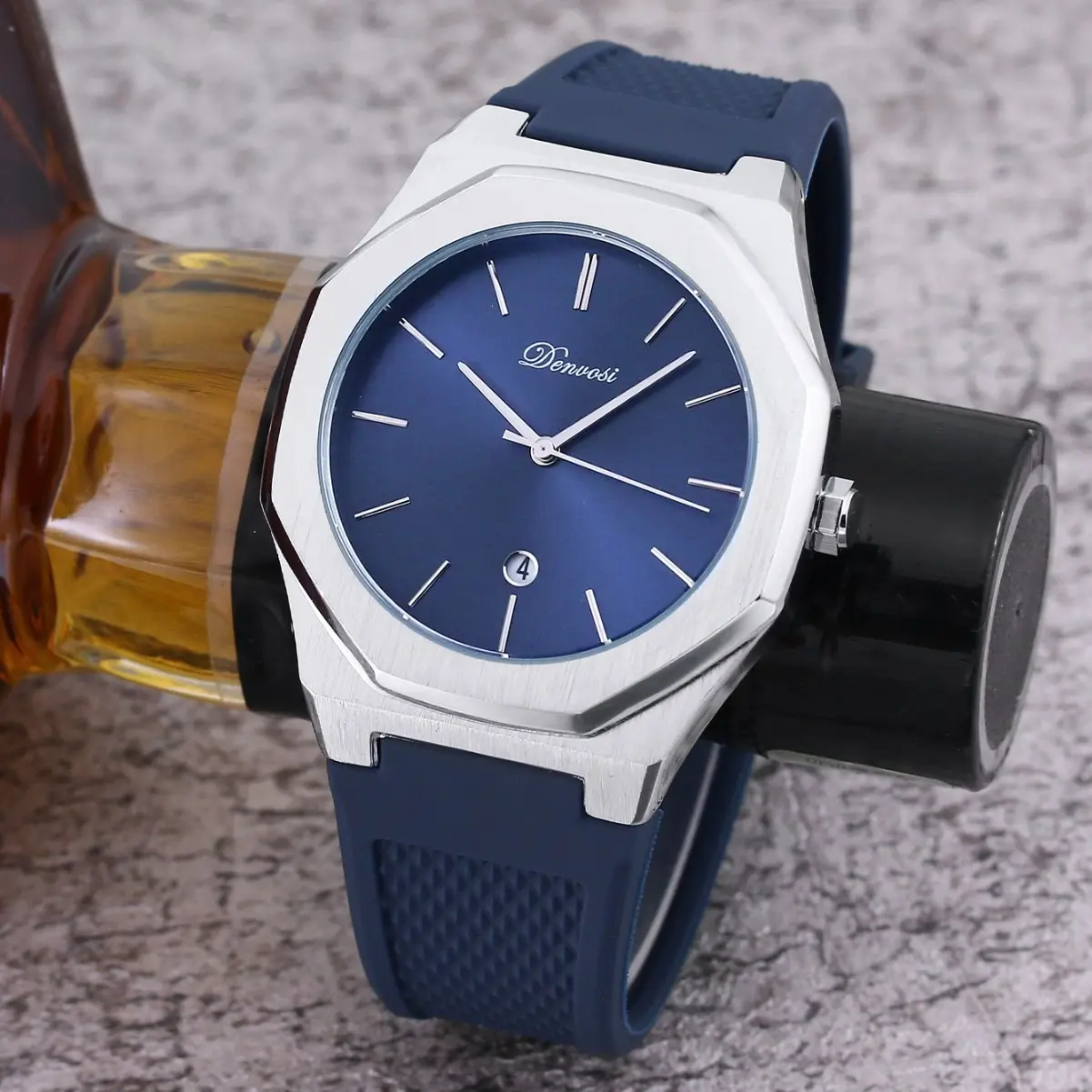 Elegant And Minimalist Waterproof Quartz Watch