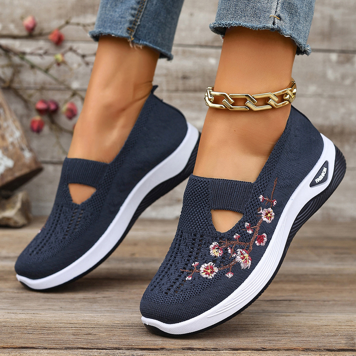 https://cf.cjdropshipping.com/quick/product/d232eb57-49d7-4f8c-8adf-4b1872b8883e.jpg