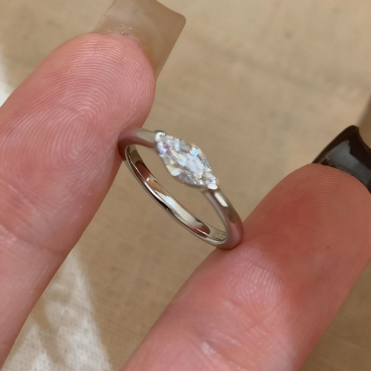 Womens Retro Minimalist Horse-Eye Diamond Ring