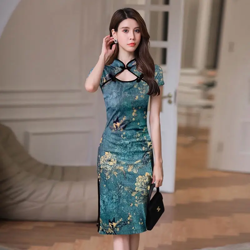 Vintage-inspired Mid-length Sexy Cheongsam With A Modern Chinese Twist