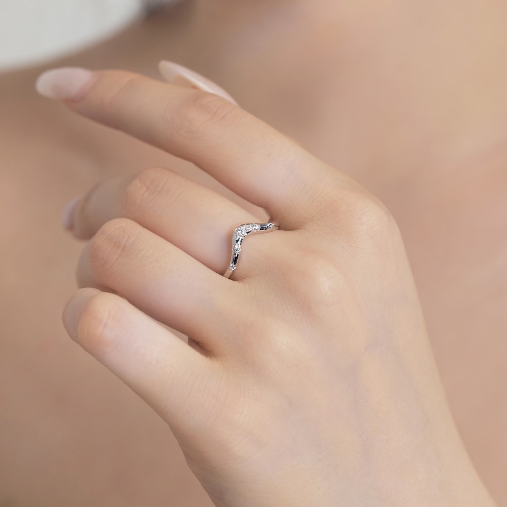 Silver S925 White Round Zirconium Inlaid Sun Light Design V-shaped Line Fashion Simple Ring