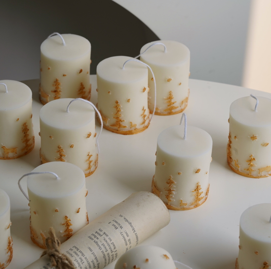 Title 10, Christmas Candle Hand-painted Relief Cylinder