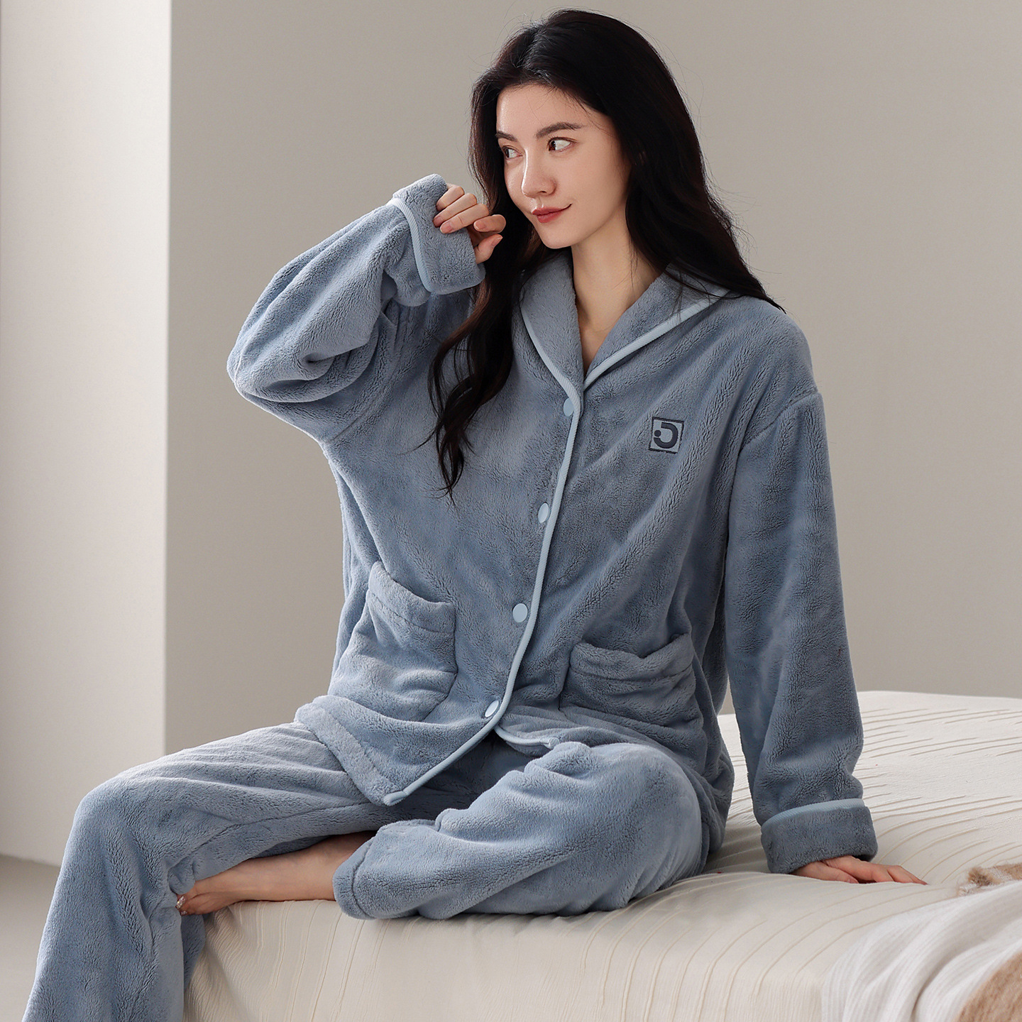 Women's Flannel Warm Cardigan Thickened Pajamas - Image 5