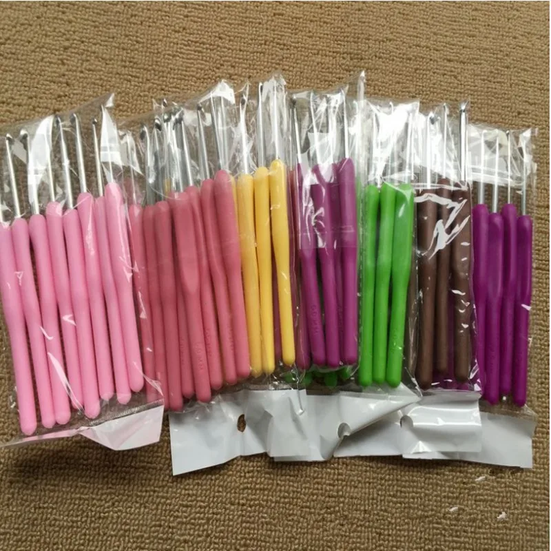 Title 1, Complete knitting tool set with sweater needles...