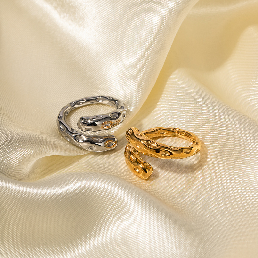 Vintage Hammered Ring Fashion Dignified Sense Of Design Bracelet Steel Color For Women