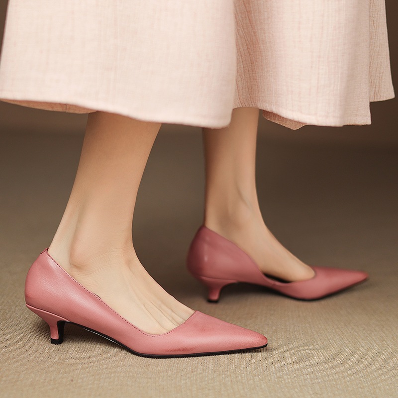 Pointed-Toe Low-Heeled Pumps, picture 2 of 9