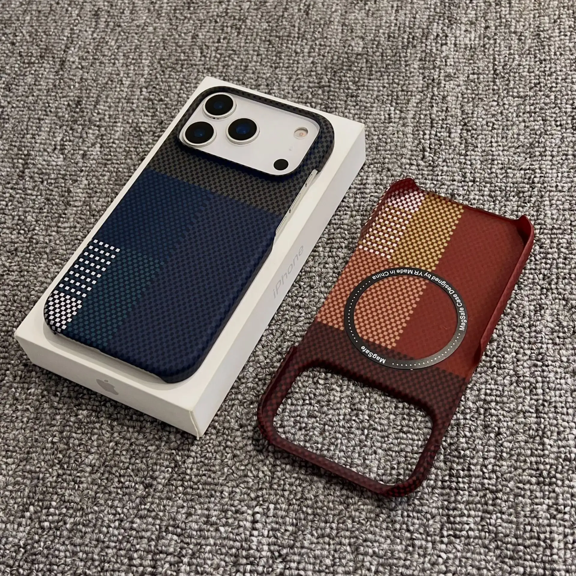 Carbon Fiber Kevlar Magnetic Gradient Phone Case
