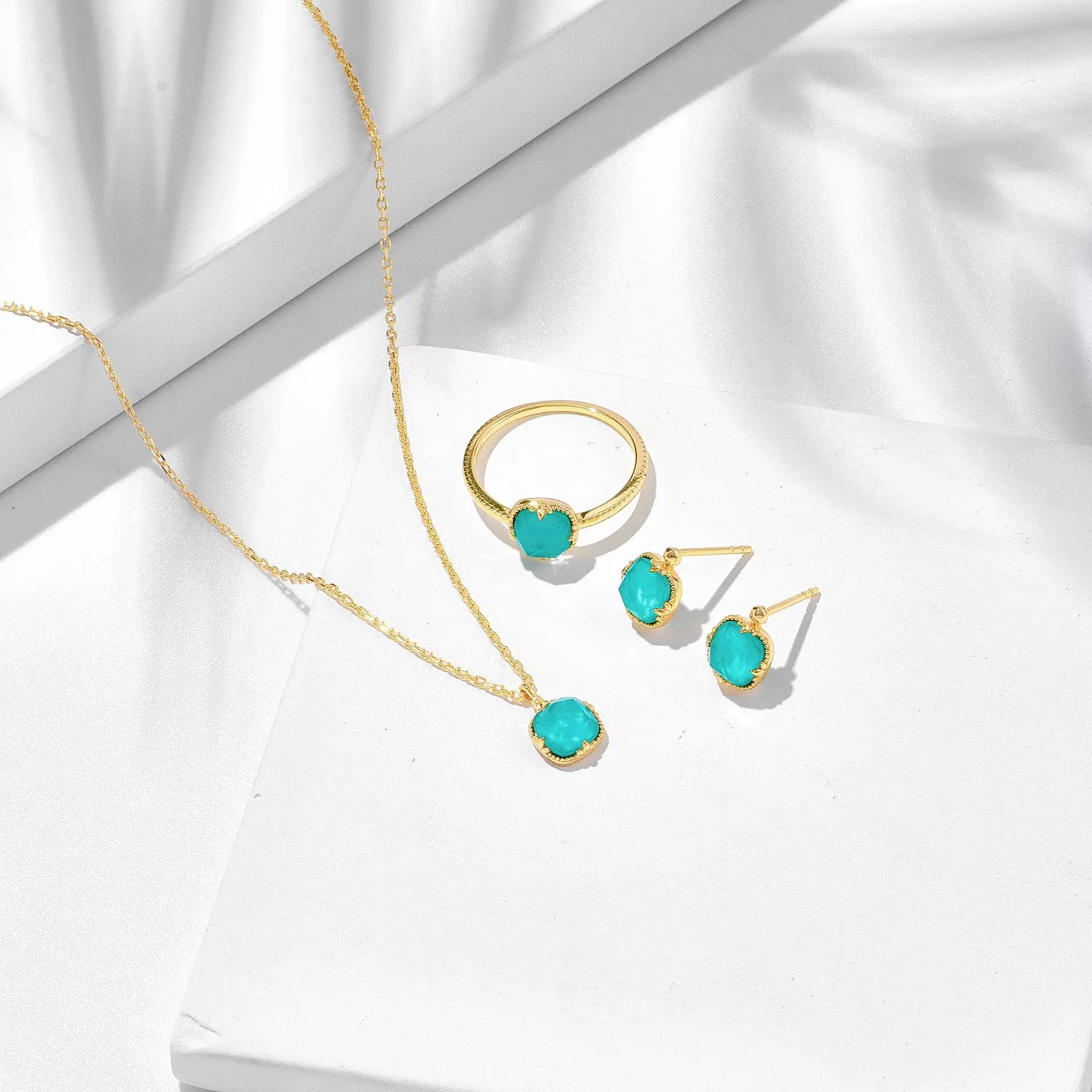 Women's Artificial Square Turquoise White Crystal Necklace