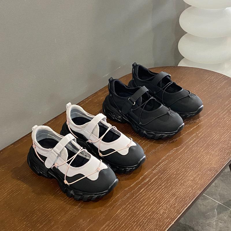 Chunky-soled Youthfully Cute Mary Jane Platforms Pumps — sole detail 6