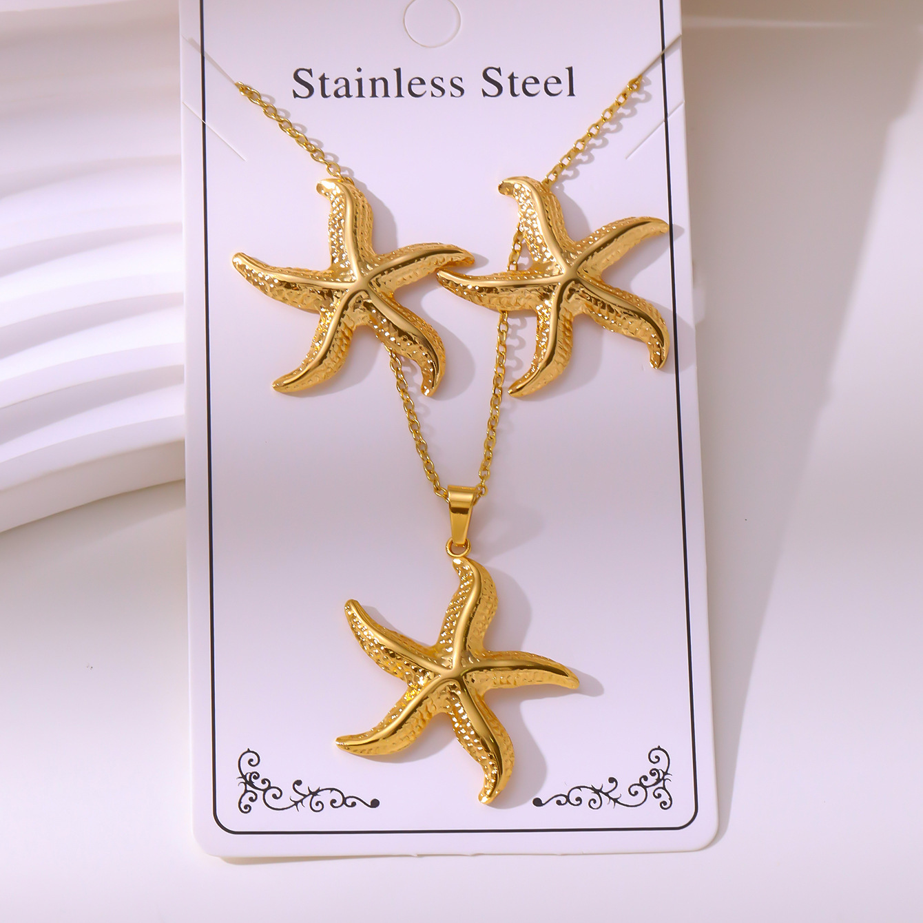 Oil-pressure Set Vintage Palace-style Stud Earrings And Necklace Non-fading Stainless Steel Gold-plated Jewelry