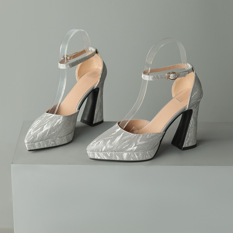 Women's Closed-toe Hollow-out Buckle High Heels