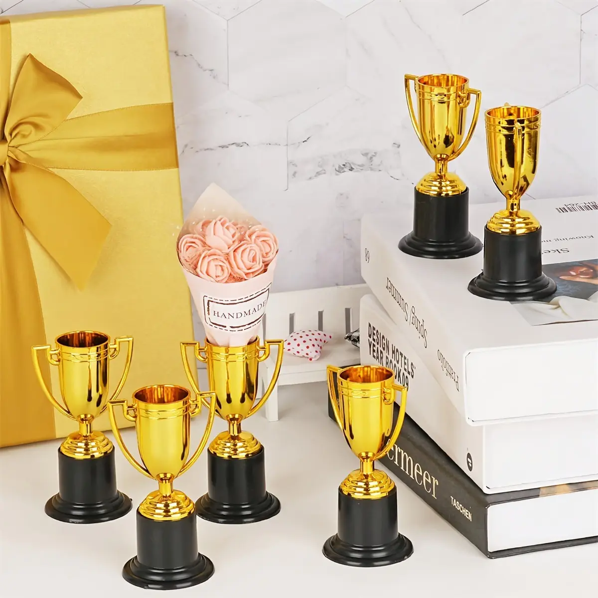 Kindergarten Party Golden Mini Trophy Toy