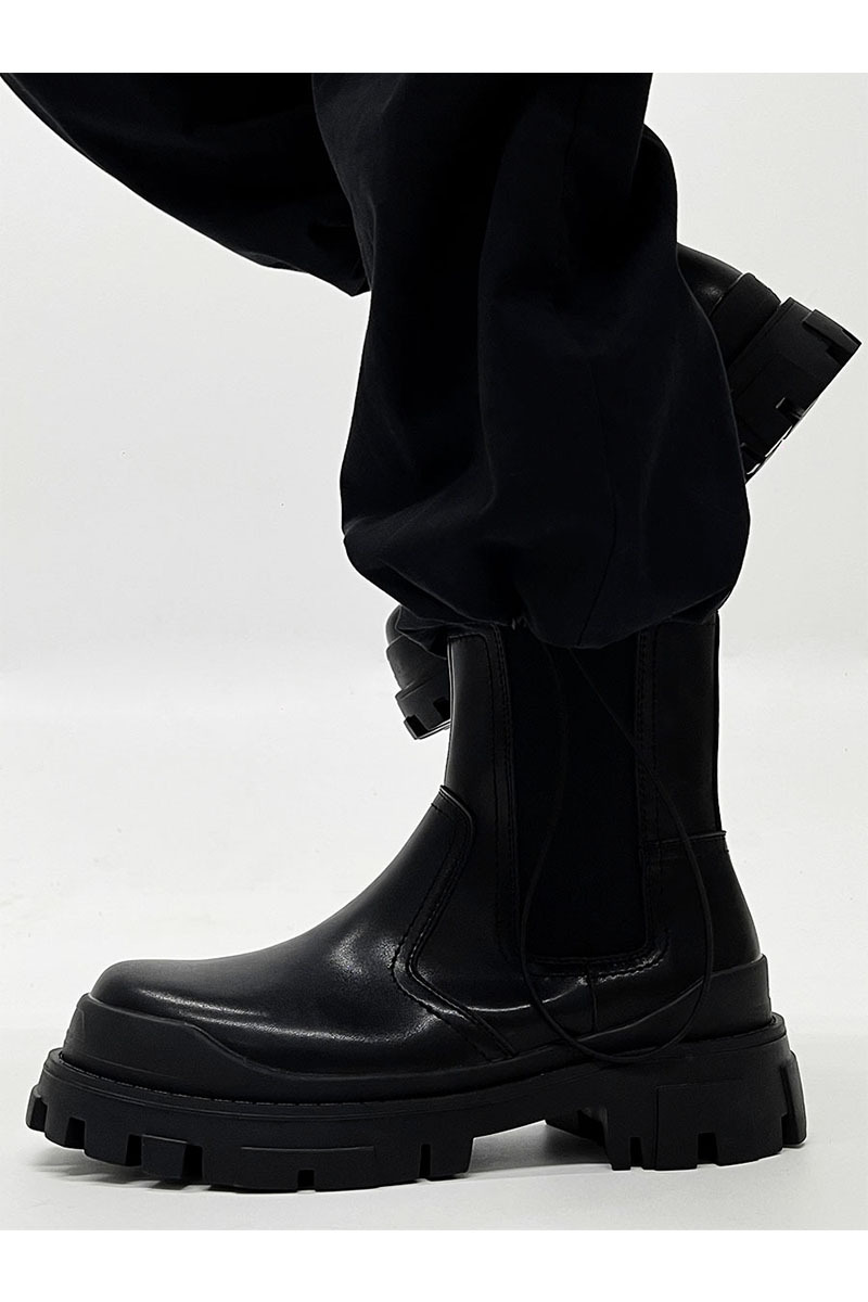 Title 4, British Style Black High-grade Boots