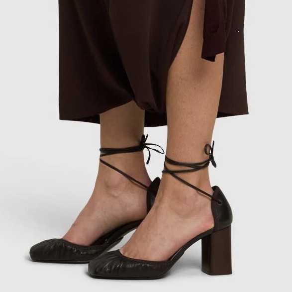 Elegant Pleated Half-wrap Heelless Sandals