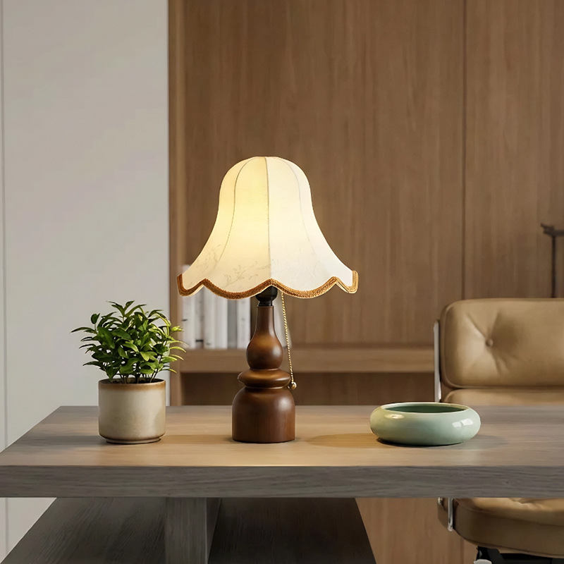 French-style Vintage Bedside Lamp European Minimalist Living Room Decor