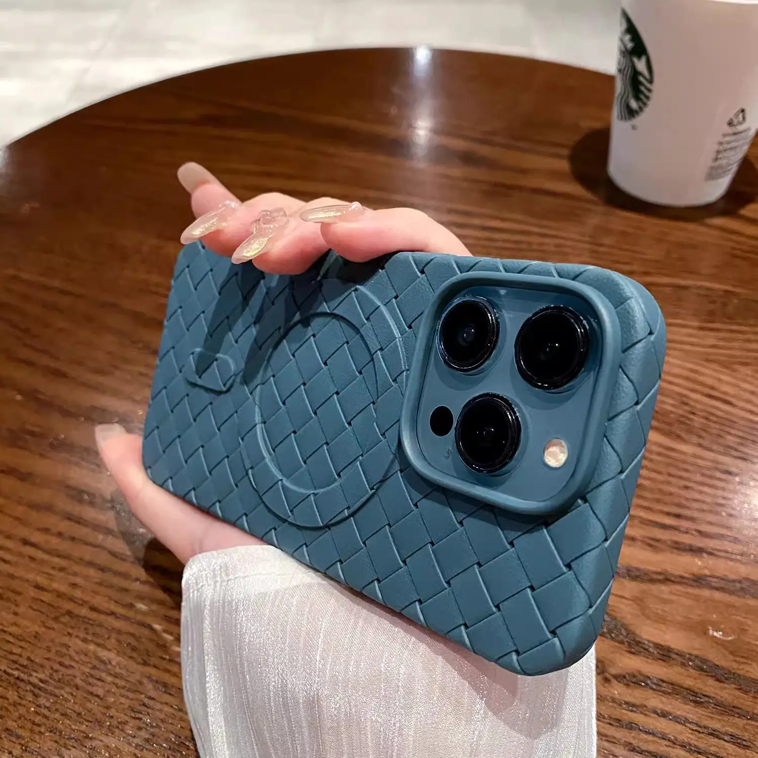 Knitted-pattern Heat-dissipating Magnetic Phone Case Protector