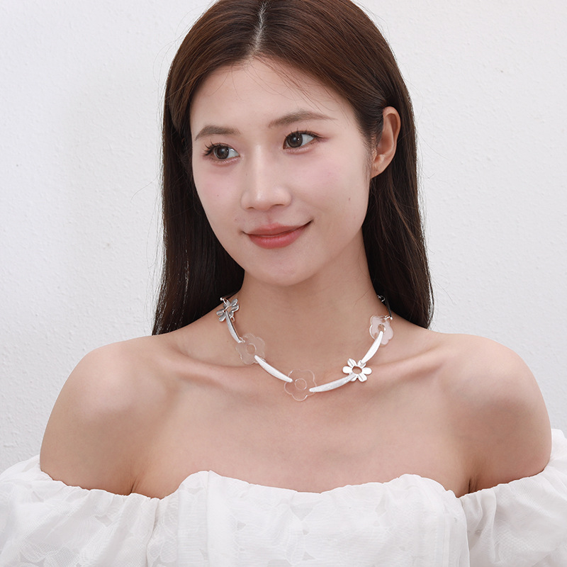 Sweet Lady Alloy Flower Clavicle Chain