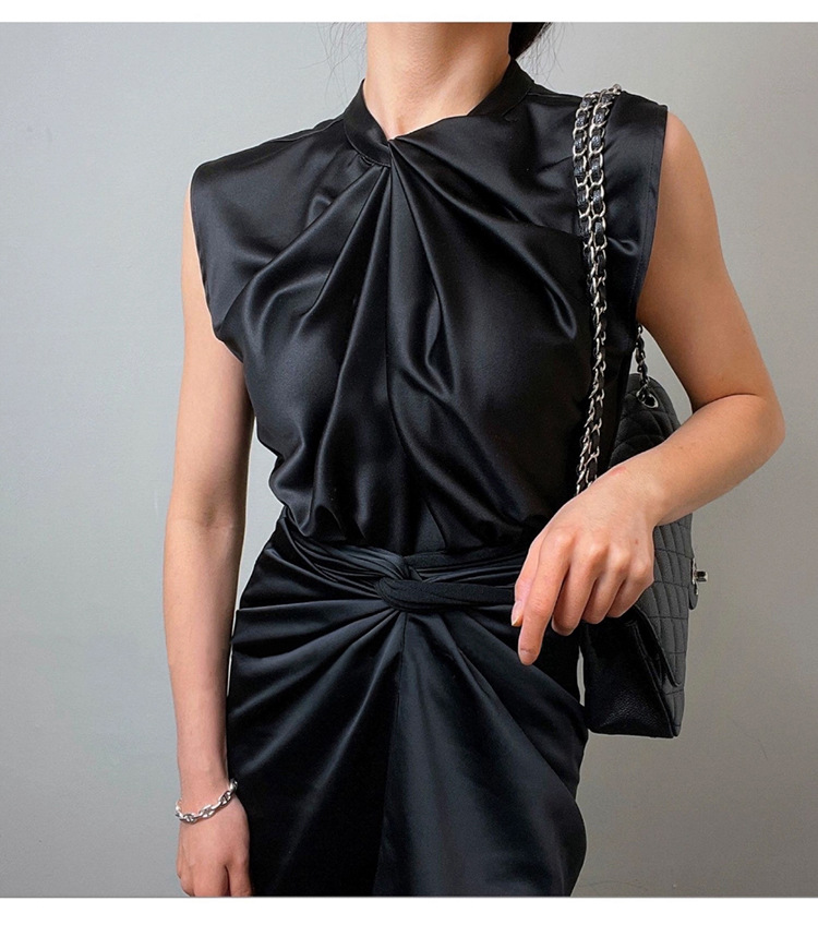 Twist Pleated Single-Breasted Sleeveless Shirt – Black
