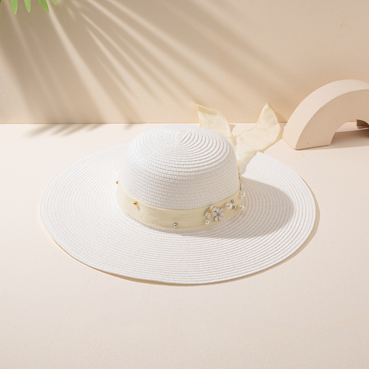 Flower Hemp Straw Hat Bleached