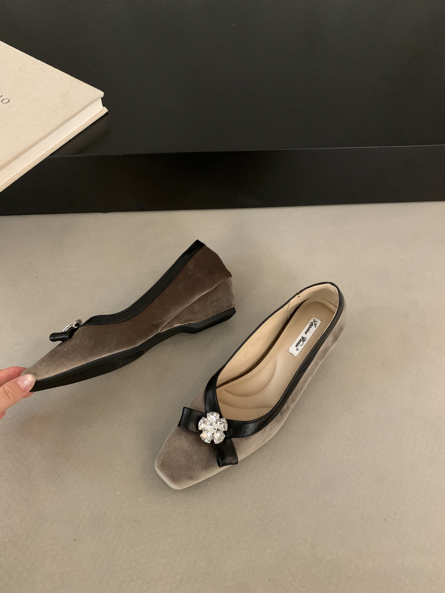 Rhinestone Low-Cut Wedge Shoes, picture 4 of 6