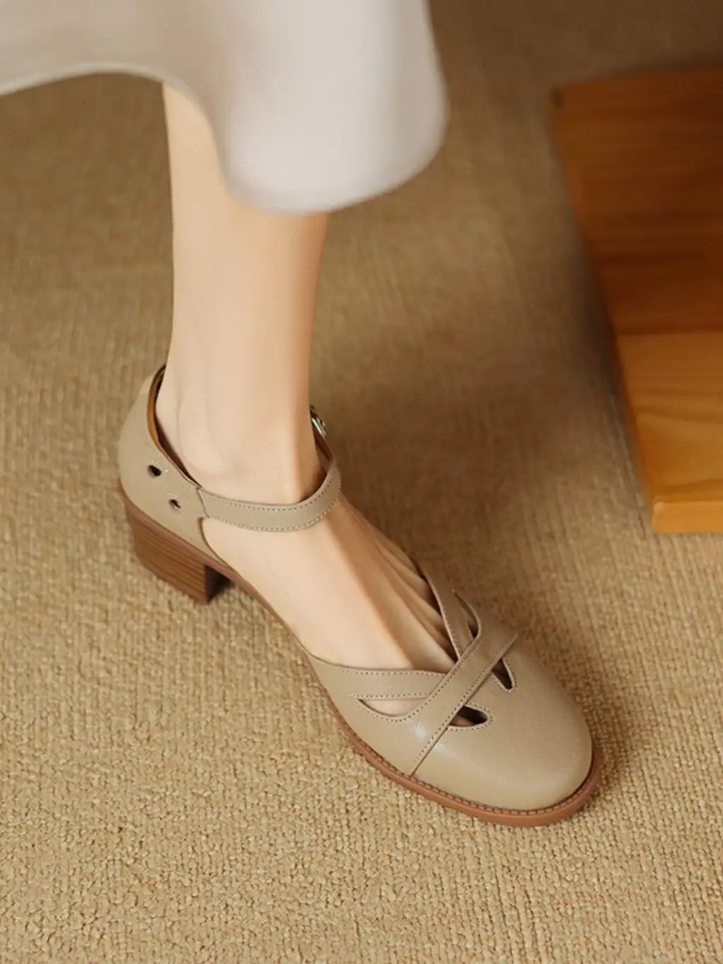 Women's Sheepskin Closed Toe Hollow-out Strap Genuine Leather Roman Sandals - Apricot