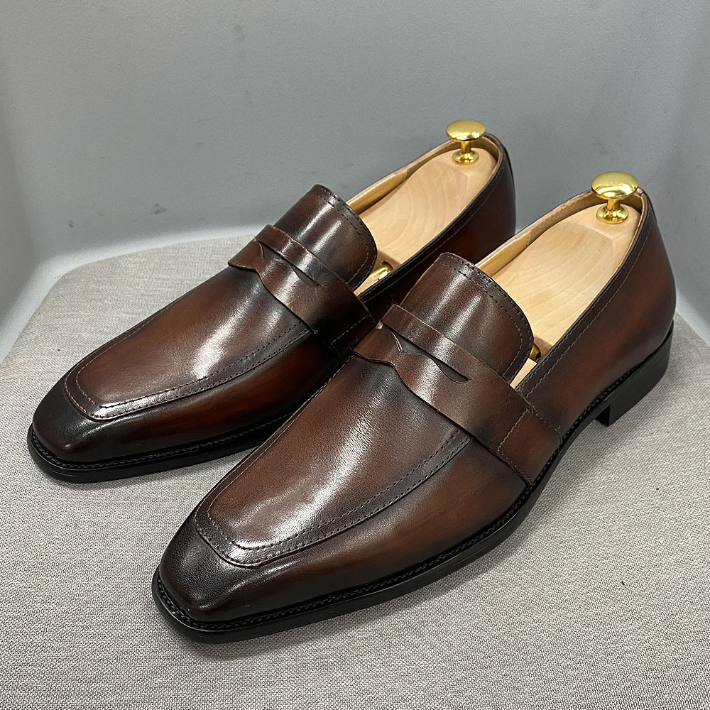 Title 8, Klassieke Italiaanse leren loafers voor heren, ...