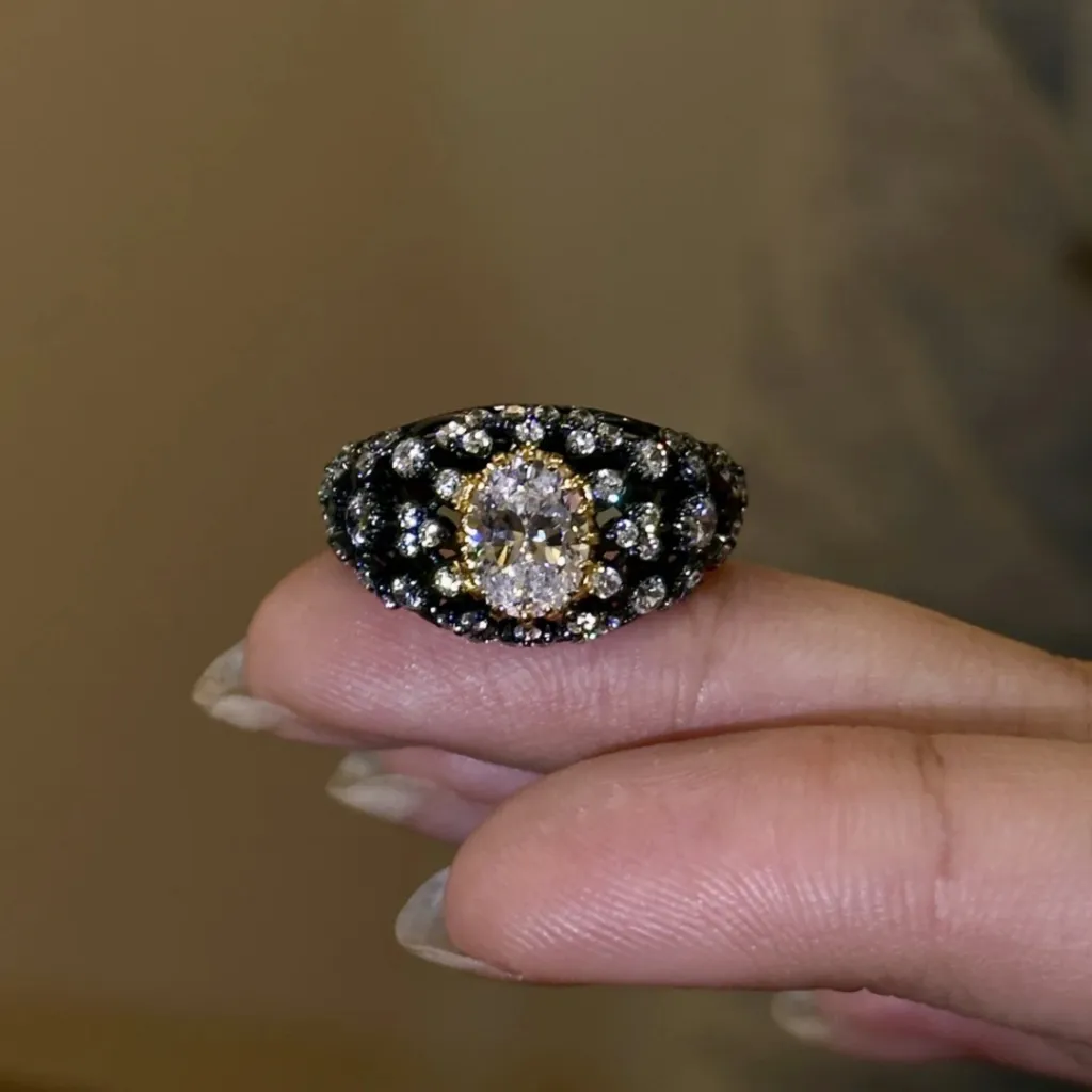 Vintage Black Gold Oval Ring With Sparkling Diamonds For Women - Black Gold