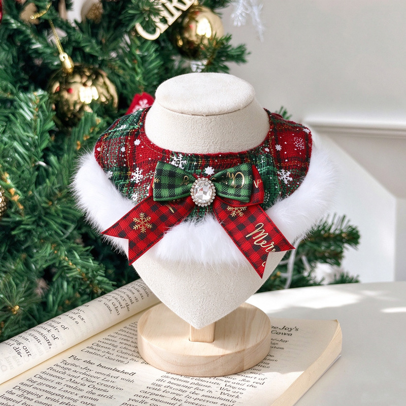 Christmas Red And Green Plaid Plush Bowknot Cute Puppy Triangular Pet Scarf detail photo 7