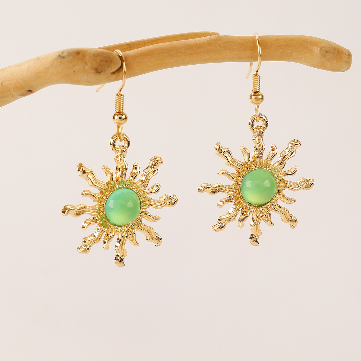Vintage Sun Vug Stud Simple Earrings