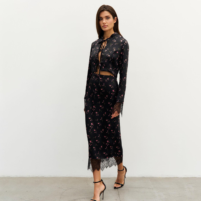 Women's Fashionable Printed Long-Sleeve Lace-Patchwork Skirt Set - Image 1