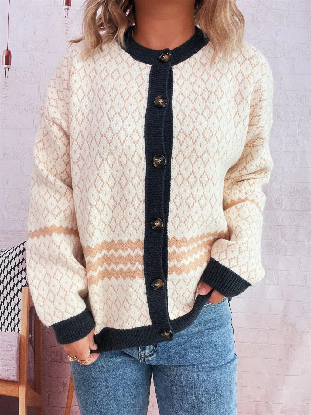 Retro Rhombus Contrast Color Round Neck Long-sleeved Knitted Sweater - Pink