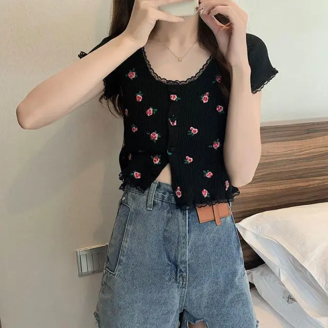 Age reducing Floral Knitted Bottoming Shirt Short Sleeve Black - Shop at LoveMi