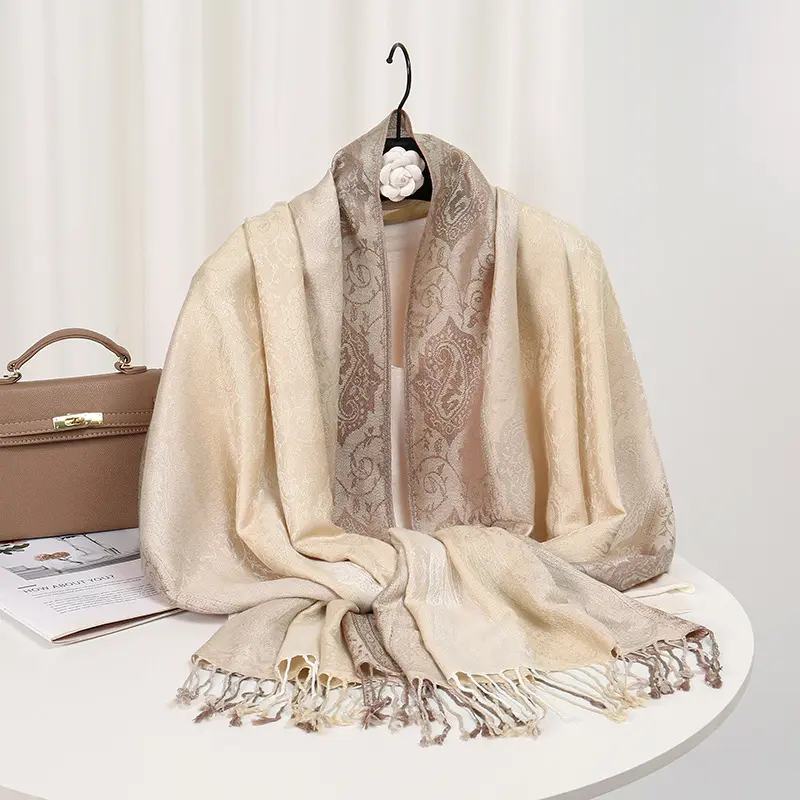 Jacquard Tassel Shawl An Outer Layer
