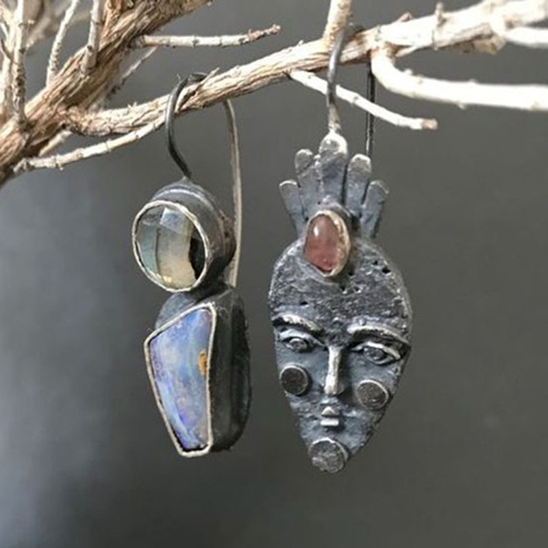 Creative New Design Carved Human Face Pattern Earrings