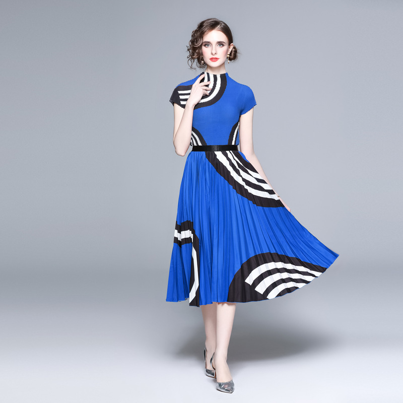 Short-Sleeve Top and Pleated Skirt Set, picture 3 of 5