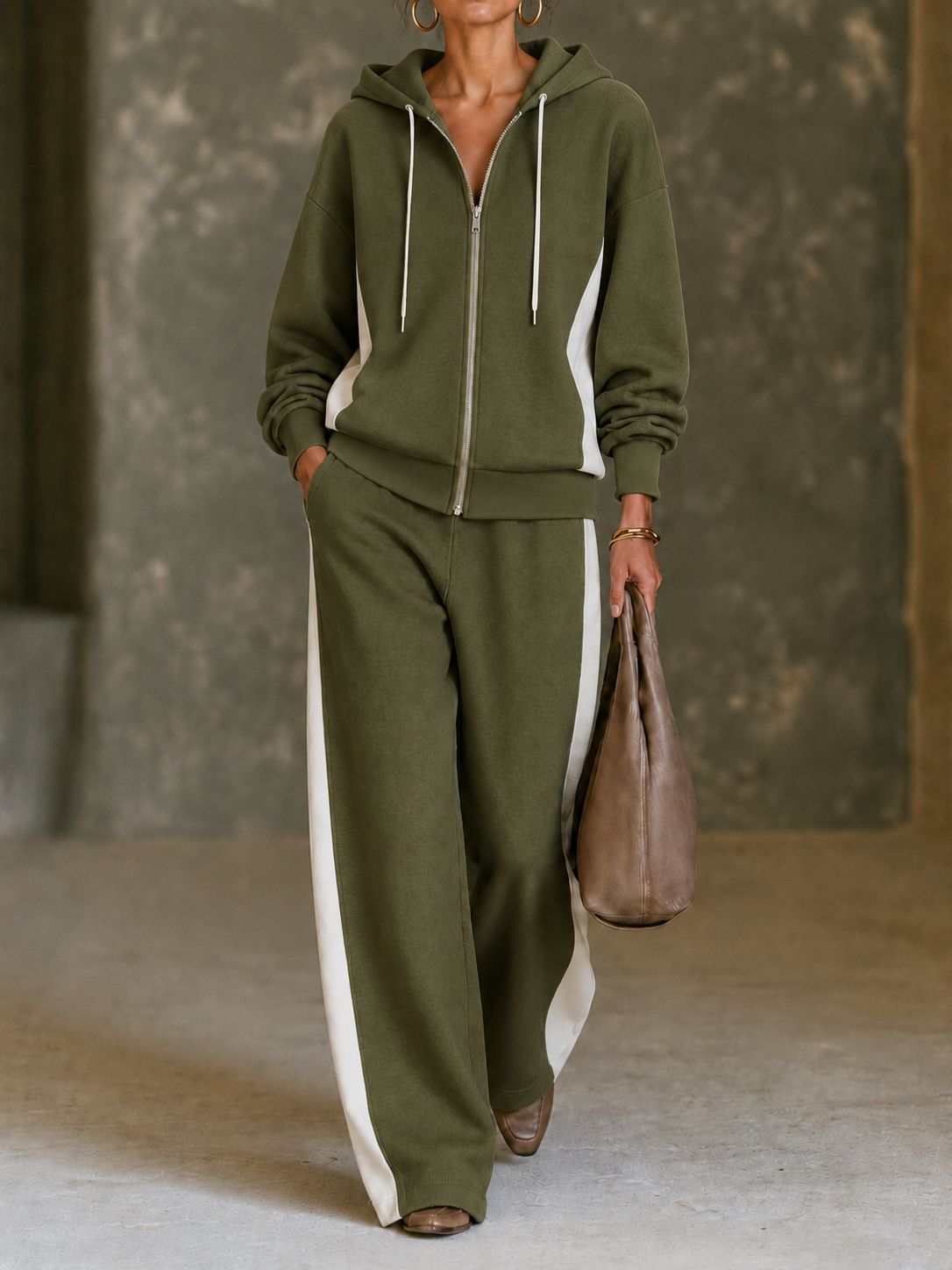 Détail des couleurs de l'ensemble sweat-shirt pour femme